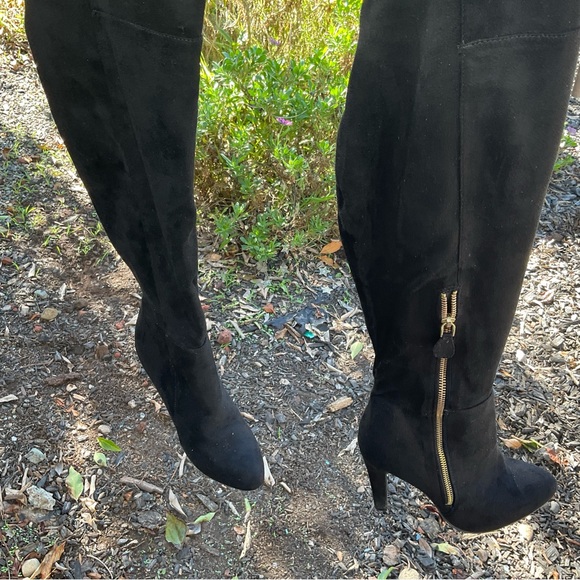 Thigh high black suede boots - Picture 4 of 12